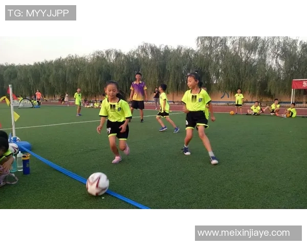 操控足球明星特效视频下载让你轻松制作精彩瞬间分享快乐时光